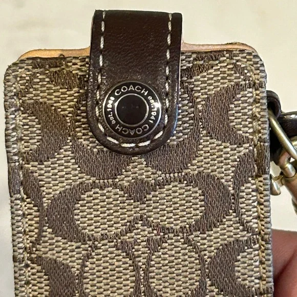 Coach Mini Ipod Case - Picture 4 of 5